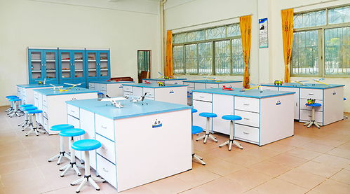 科技赋能教育 打造现代化科技活动室，点燃学生创新火花